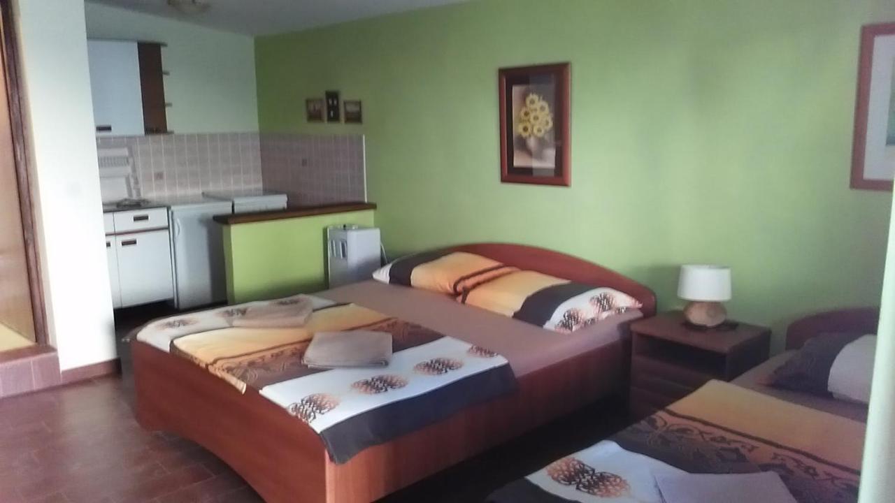 Apartmani Am Крк Экстерьер фото